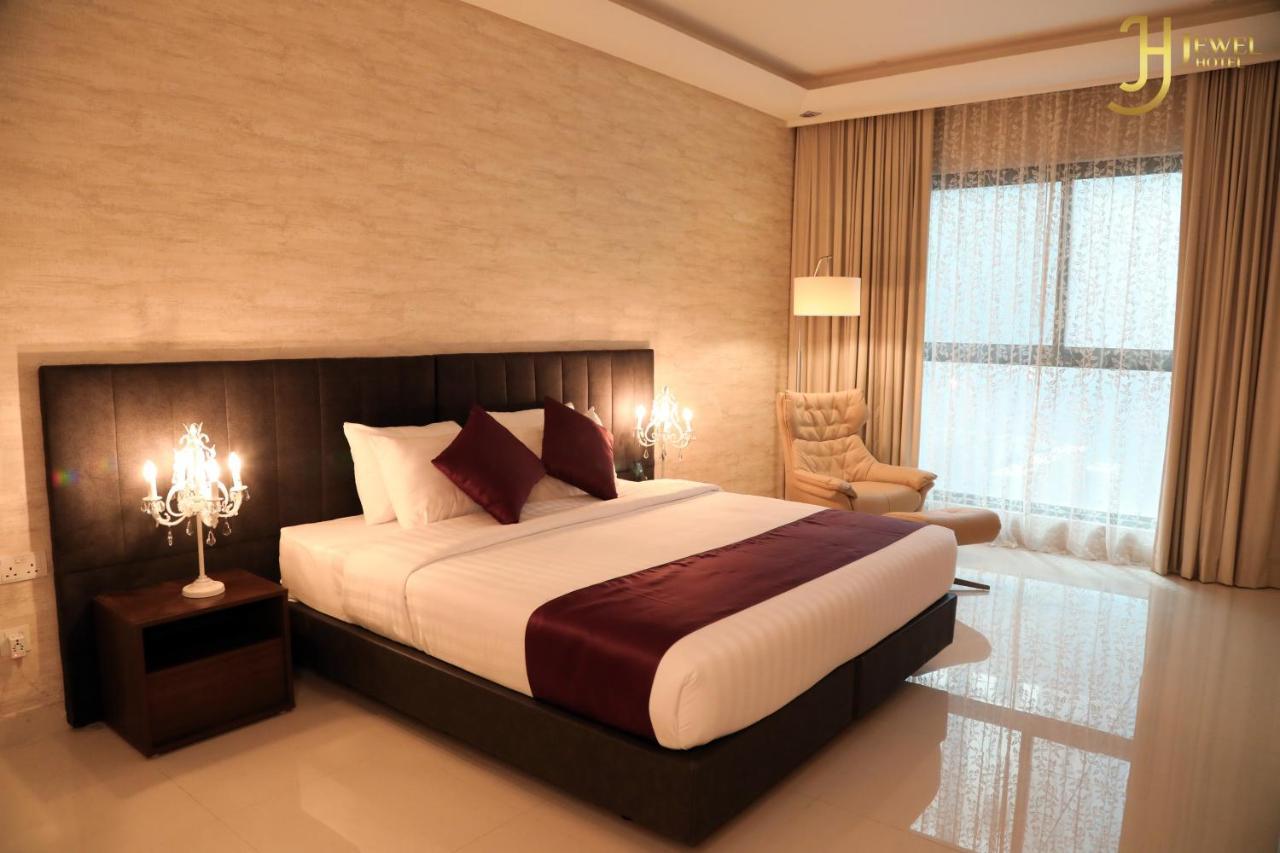 Sunday Luxury Downtown Adliya Formerly Jewel Hotel Al Manamah Esterno foto